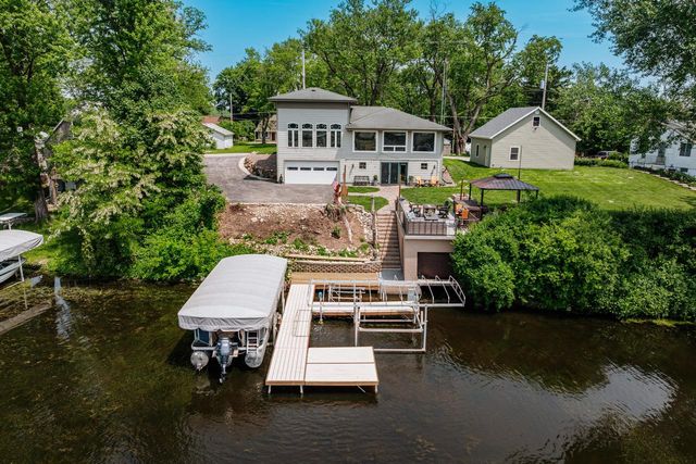 5420 W Peninsula DRIVE, Waterford, WI 53185
