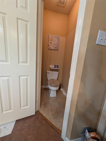 3211 Village Pond Lane, Fresno, TX 77545