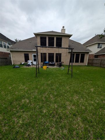 3211 Village Pond Lane, Fresno, TX 77545