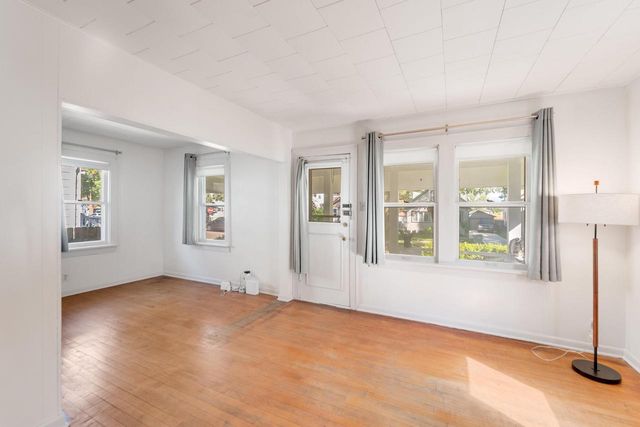 613 S 69th STREET, Milwaukee, WI 53214