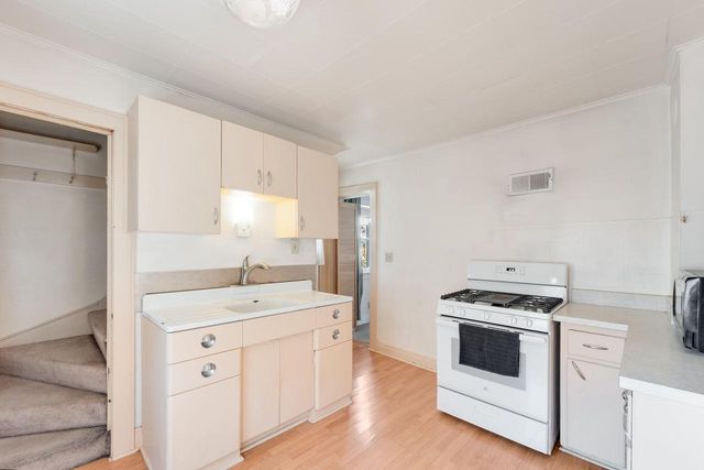 613 S 69th STREET, Milwaukee, WI 53214