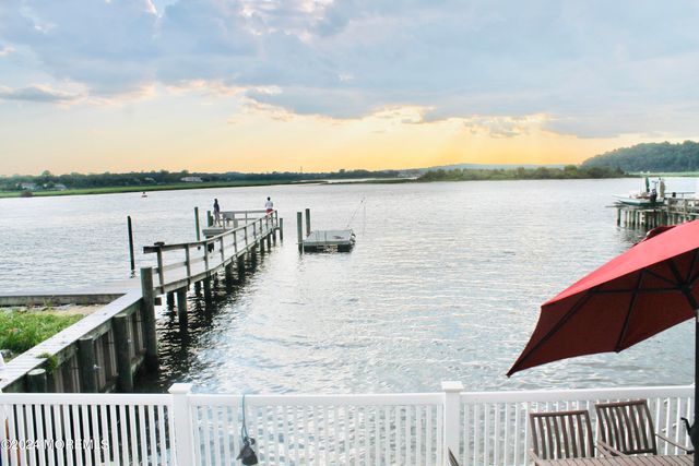 4 Riverview Place, Sea Bright, NJ 07760