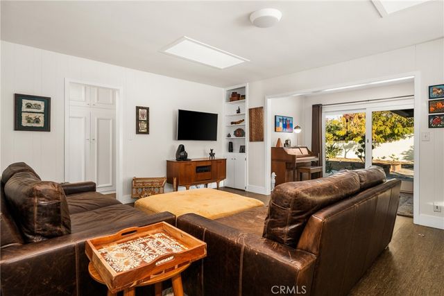 943 E Everett Place, Orange, CA 92867