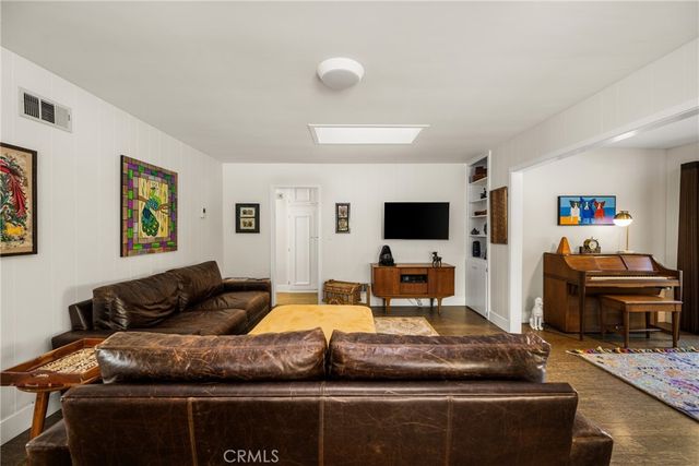 943 E Everett Place, Orange, CA 92867