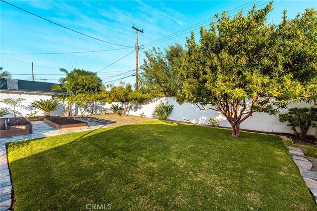 943 E Everett Place, Orange, CA 92867