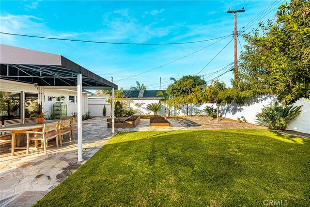 943 E Everett Place, Orange, CA 92867