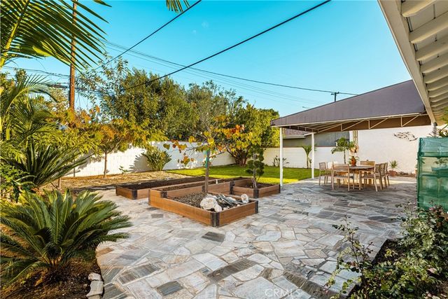 943 E Everett Place, Orange, CA 92867