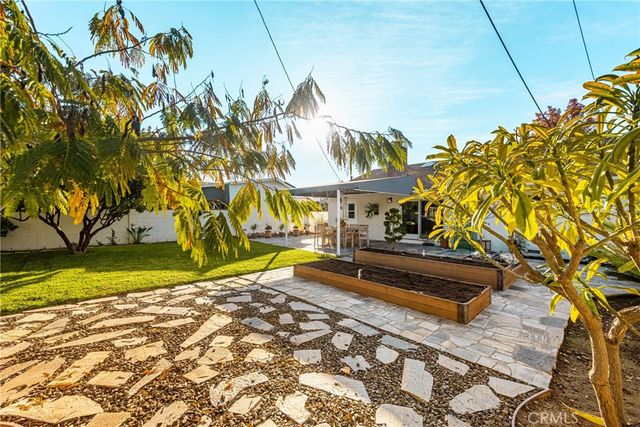 943 E Everett Place, Orange, CA 92867