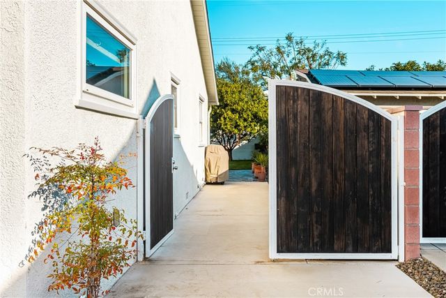 943 E Everett Place, Orange, CA 92867