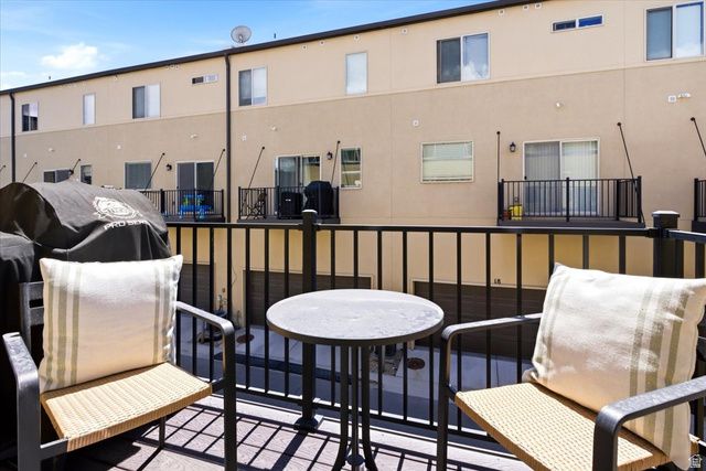 10 W BEEBE LN, Murray, UT 84107