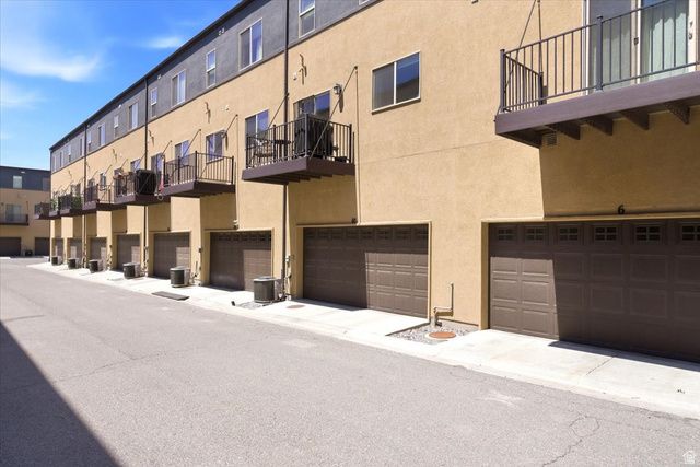 10 W BEEBE LN, Murray, UT 84107