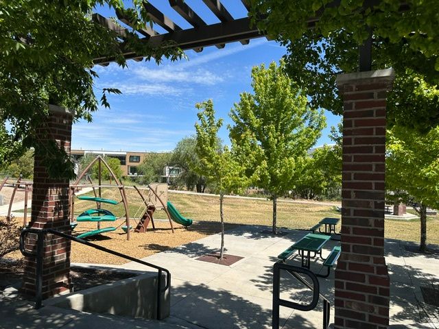 10 W BEEBE LN, Murray, UT 84107