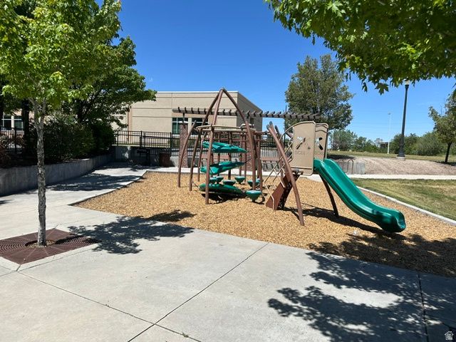 10 W BEEBE LN, Murray, UT 84107