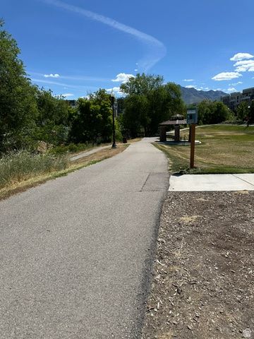 10 W BEEBE LN, Murray, UT 84107