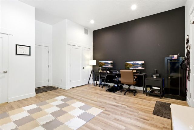 10 W BEEBE LN, Murray, UT 84107