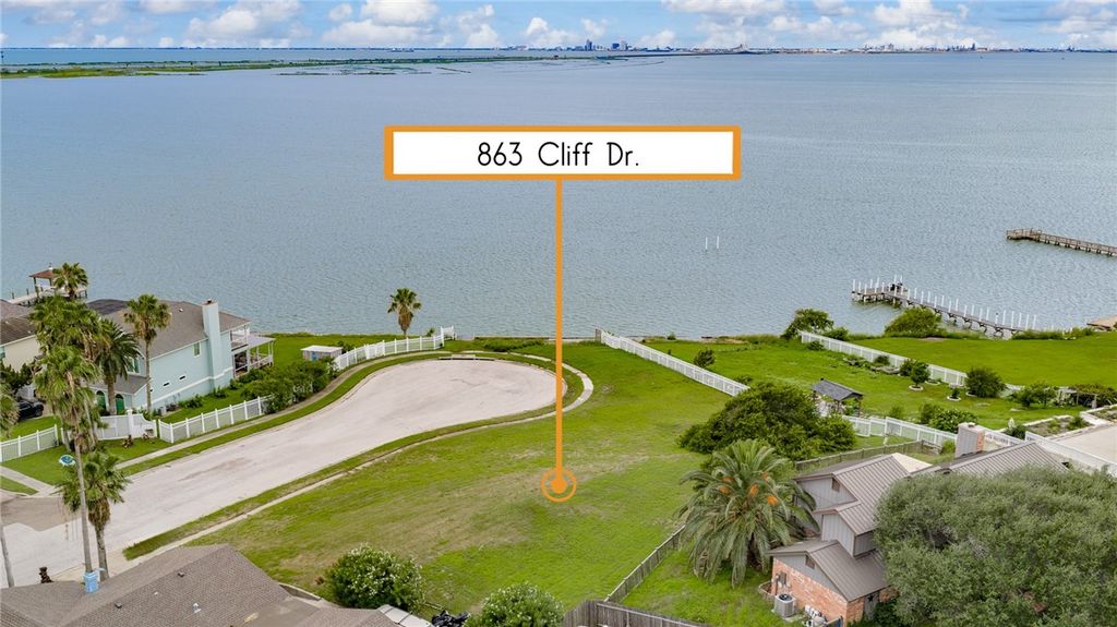 863 Cliff Dr, Portland, TX 78374 — photo 2