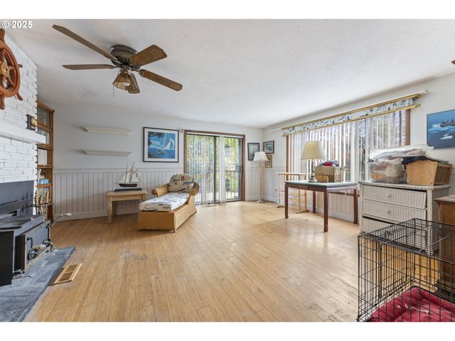 5947 Sw ALFRED St, Portland, OR 97219