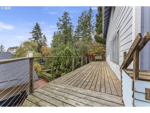 5947 Sw ALFRED St, Portland, OR 97219