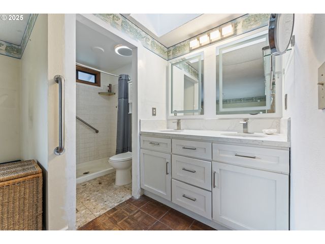 5947 Sw ALFRED St, Portland, OR 97219