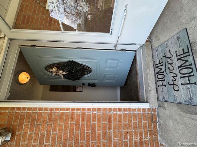 24933 Grove Avenue, Eastpointe, MI 48021