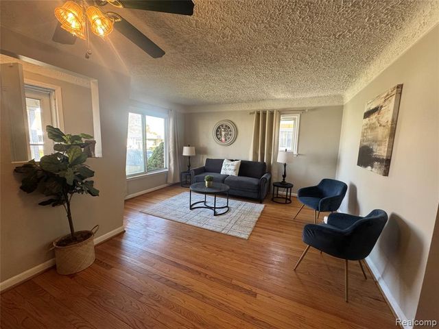 24933 Grove Avenue, Eastpointe, MI 48021