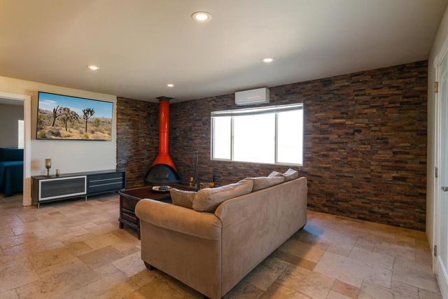 2467 Sand Drive, Landers, CA 92285