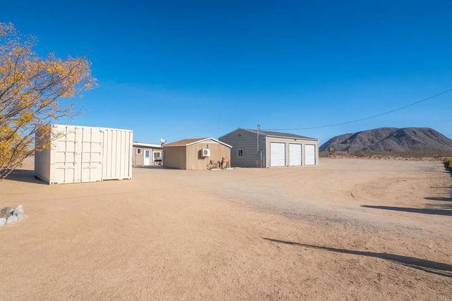 2467 Sand Drive, Landers, CA 92285