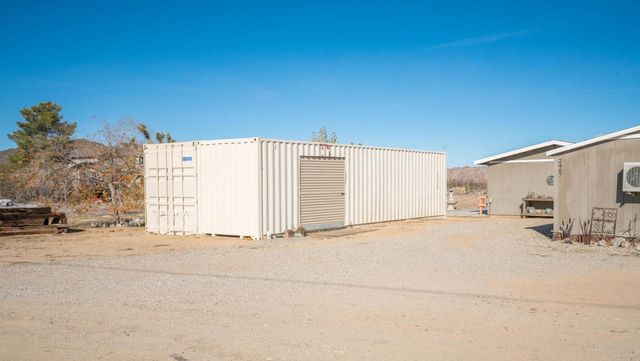 2467 Sand Drive, Landers, CA 92285