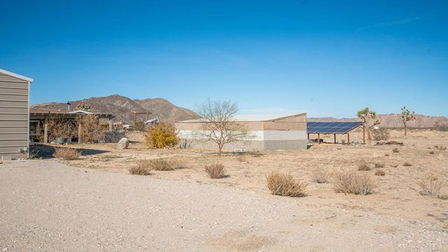 2467 Sand Drive, Landers, CA 92285