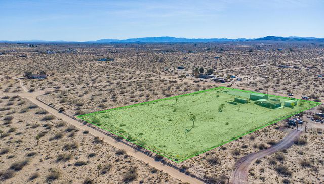 2467 Sand Drive, Landers, CA 92285