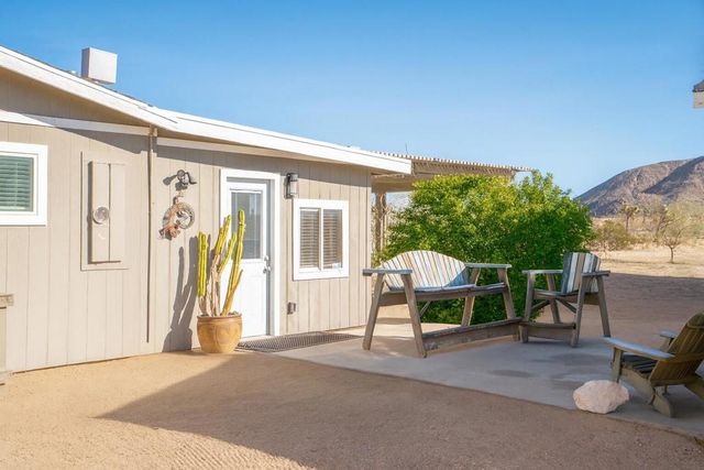 2467 Sand Drive, Landers, CA 92285