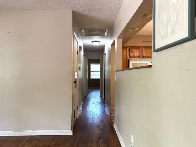 1618 E Glenn Drive, Lawrence, KS 66044
