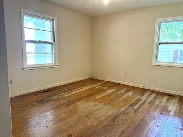 1618 E Glenn Drive, Lawrence, KS 66044