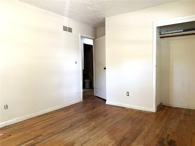 1618 E Glenn Drive, Lawrence, KS 66044