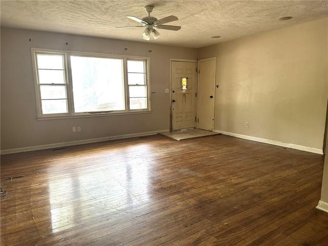 1618 E Glenn Drive, Lawrence, KS 66044