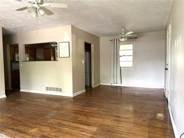 1618 E Glenn Drive, Lawrence, KS 66044
