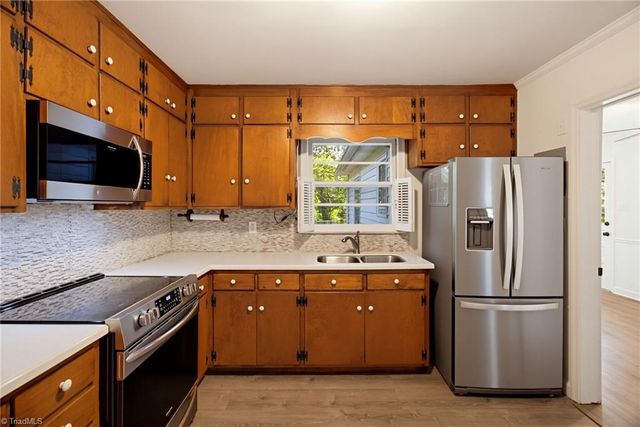 2708 Rockwood Road, Greensboro, NC 27408