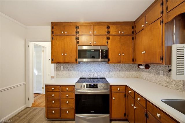 2708 Rockwood Road, Greensboro, NC 27408