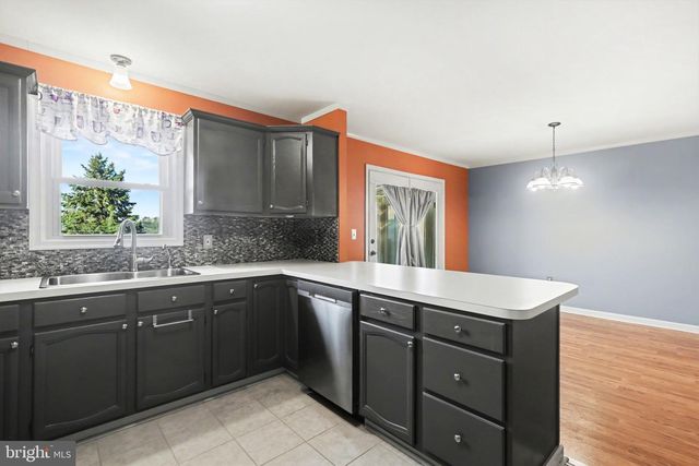 1391 WOODRIDGE DR, Middletown, PA 17057