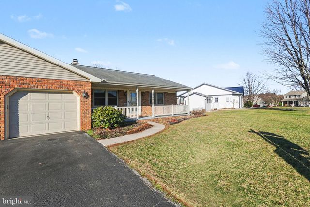 1391 WOODRIDGE DR, Middletown, PA 17057