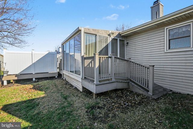 1391 WOODRIDGE DR, Middletown, PA 17057