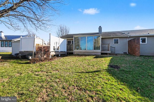 1391 WOODRIDGE DR, Middletown, PA 17057