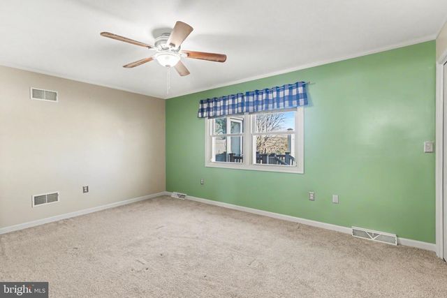 1391 WOODRIDGE DR, Middletown, PA 17057