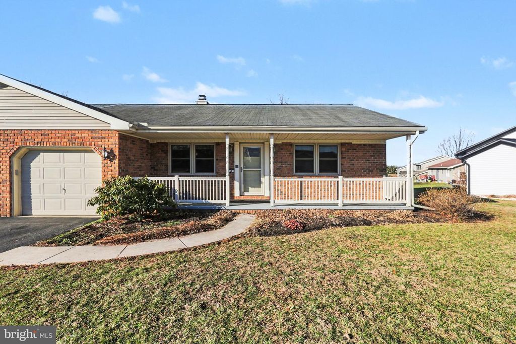 1391 WOODRIDGE DR, Middletown, PA 17057