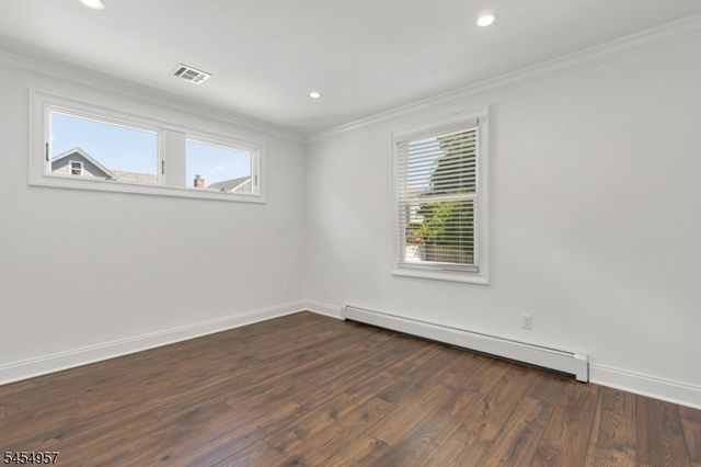 11 Leighton Ave, Red Bank Boro, NJ 07701
