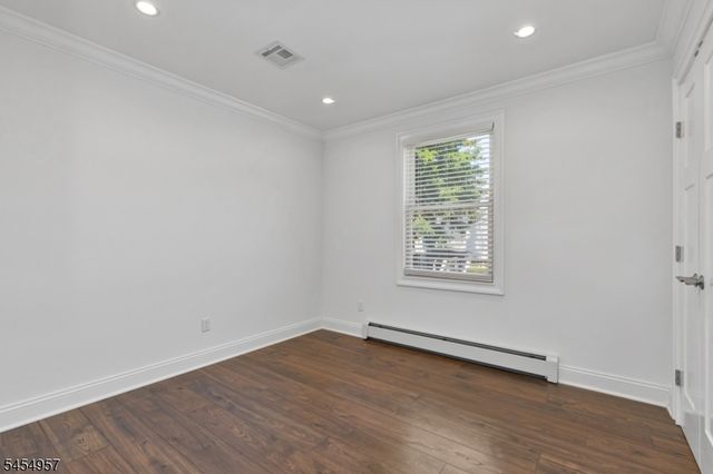 11 Leighton Ave, Red Bank Boro, NJ 07701