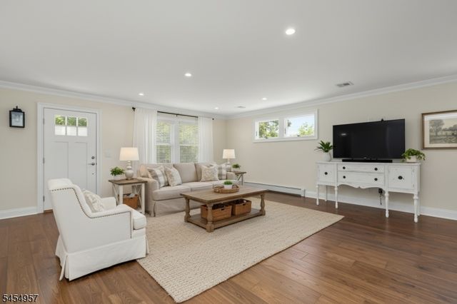 11 Leighton Ave, Red Bank Boro, NJ 07701