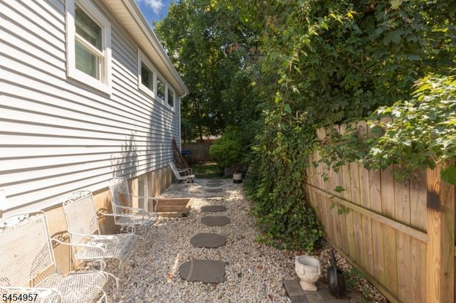 11 Leighton Ave, Red Bank Boro, NJ 07701