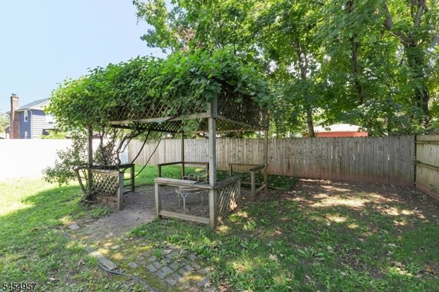 11 Leighton Ave, Red Bank Boro, NJ 07701