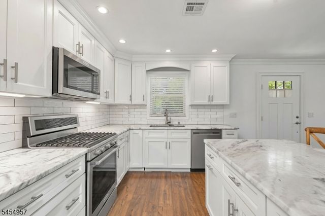 11 Leighton Ave, Red Bank Boro, NJ 07701
